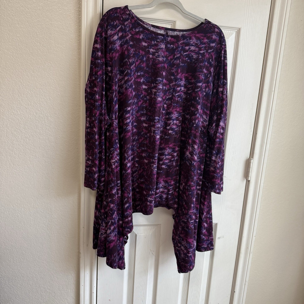 Roaman's 4X/5X Shades Of Purple Super Flared Sharkbite Style Stretchy Long Top - Picture 2 of 8